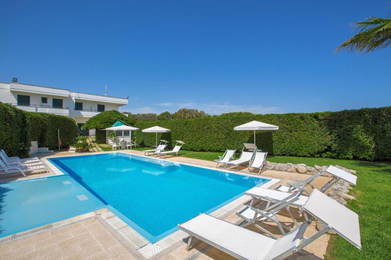 Residence Punta Cassano - In Piscina Sulla Spiaggia Di Sabbia San Foca Exteriér fotografie