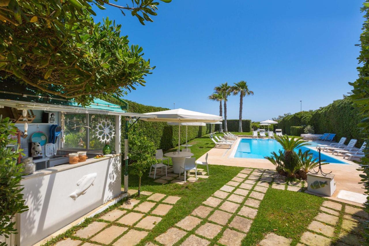 Residence Punta Cassano - In Piscina Sulla Spiaggia Di Sabbia San Foca Exteriér fotografie